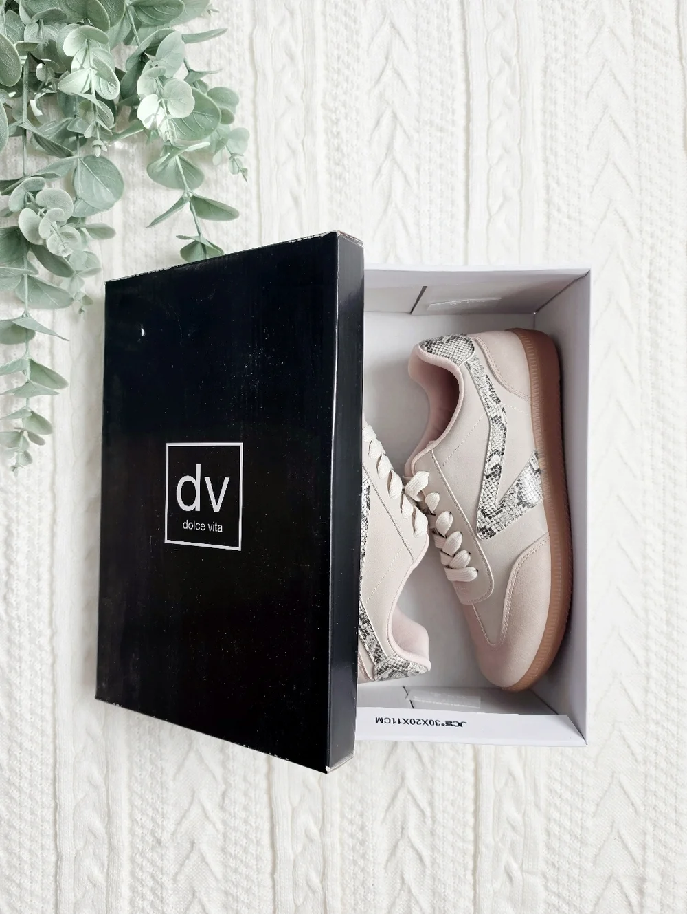 DV Dolce Vita Quantum Sneakers Lace Up Vegan Leather Suede Animal Print NIB 7.5